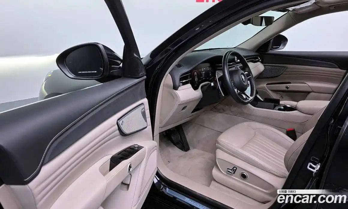 Maserati Grecale 2023 2.0 гидро в Москве № 897203, фото 11