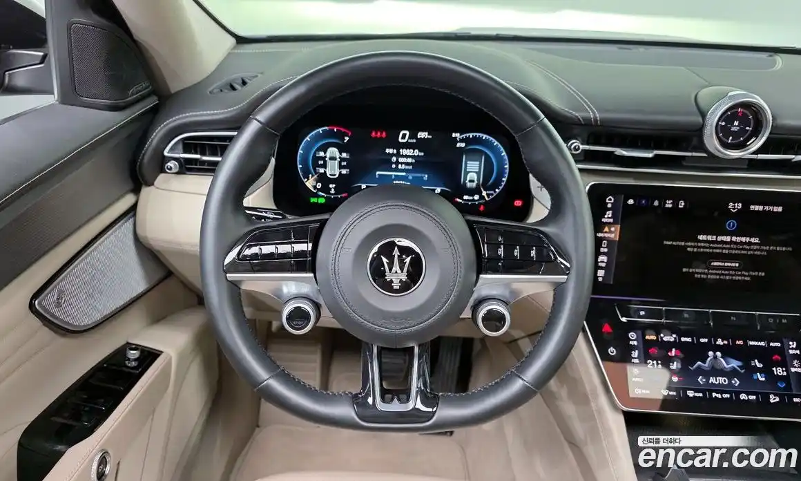 Maserati Grecale 2023 2.0 гидро в Москве № 897203, фото 13