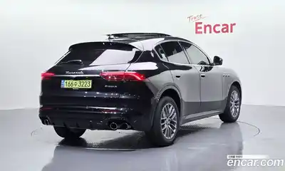 Maserati Grecale 2023 2.0 гидро в Москве № 897203, миниатюра 2