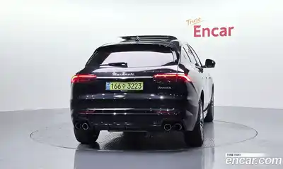 Maserati Grecale 2023 2.0 гидро в Москве № 897203, миниатюра 4