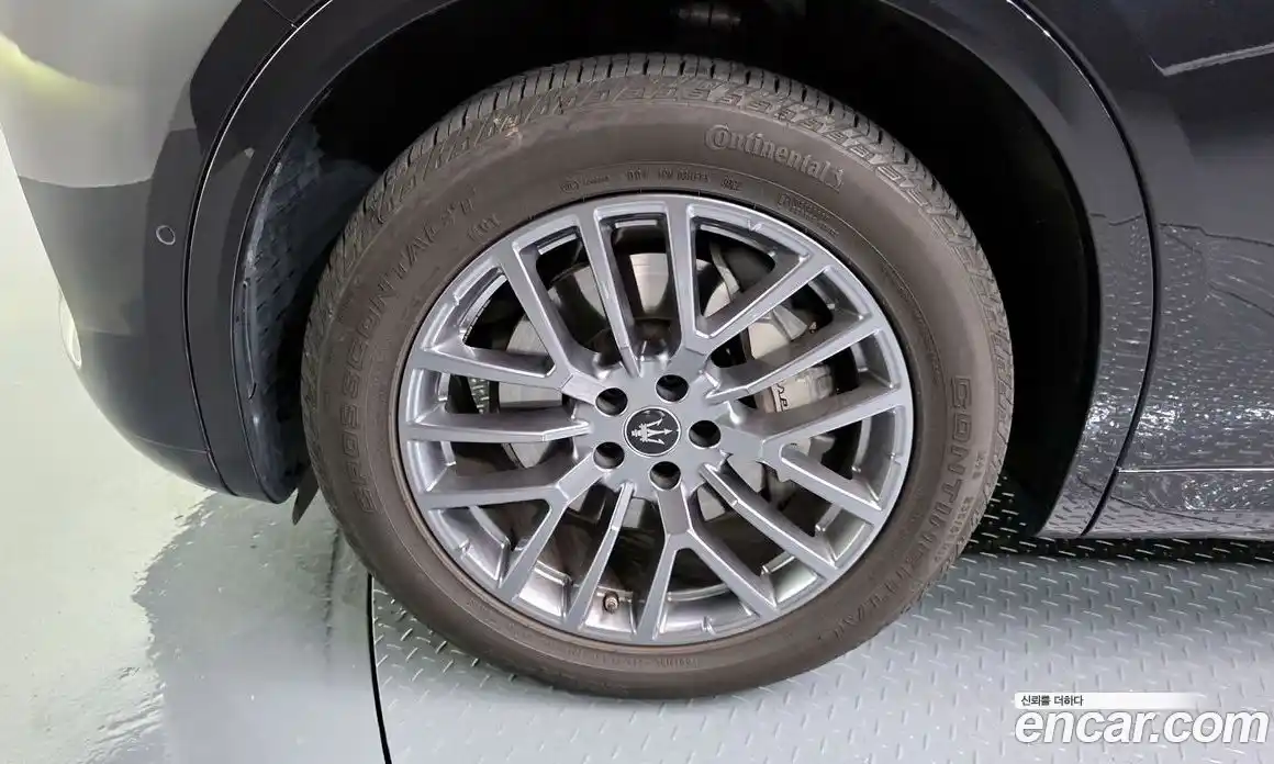 Maserati Grecale 2023 2.0 гидро в Москве № 897203, фото 5