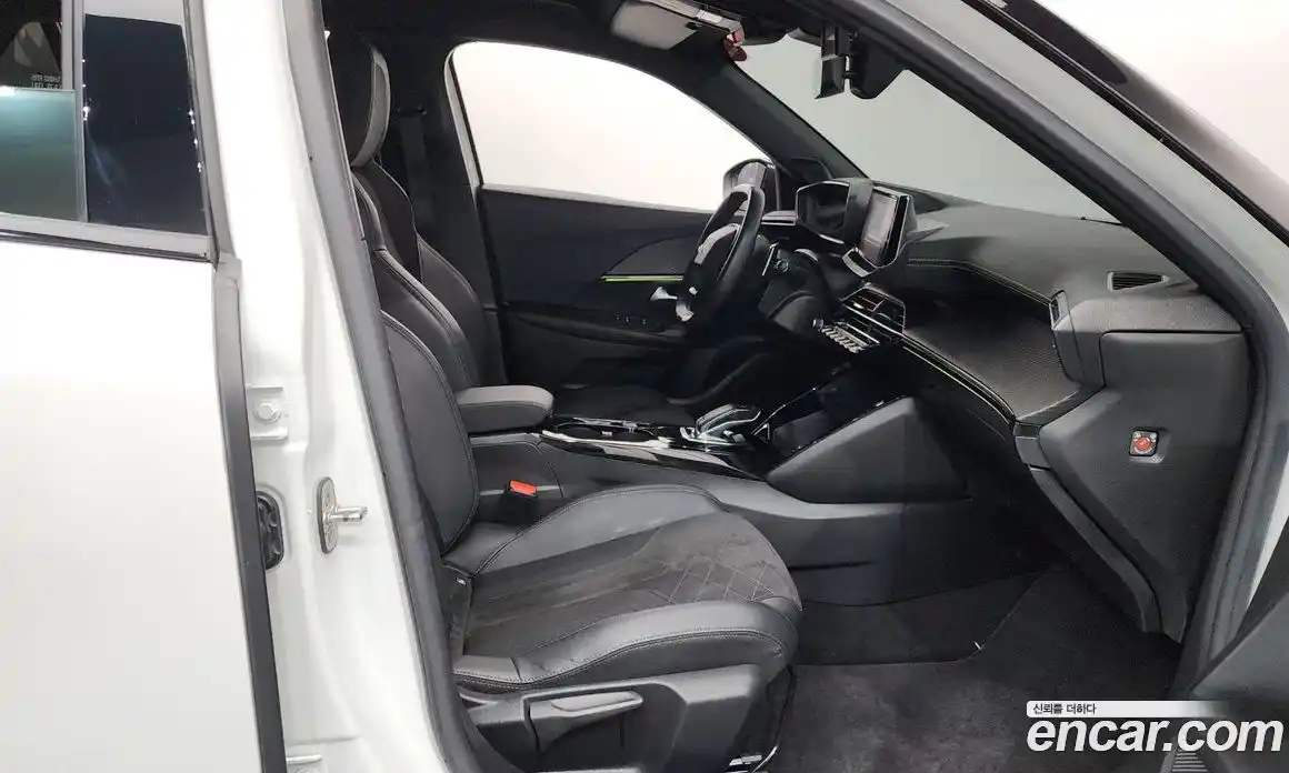 Peugeot 2008 2020 1.5 гидро в Москве № 897406, фото 11