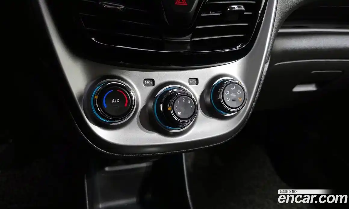 Chevrolet Spark 2016 1.0 Автомат в Москве № 935330, фото 16