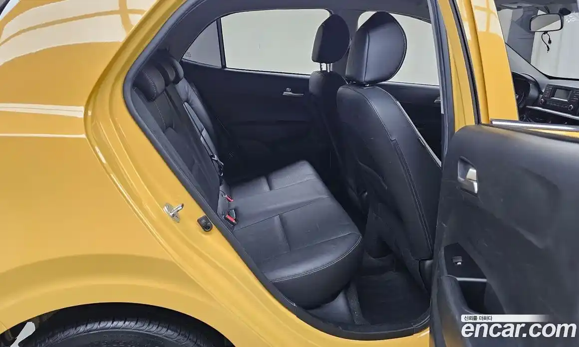 Kia Morning 2021 1.0 Автомат в Москве № 972432, фото 12