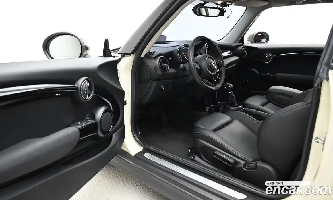 Mini Cooper 2018 1.5 гидро в Москве № 1013699, фото 11