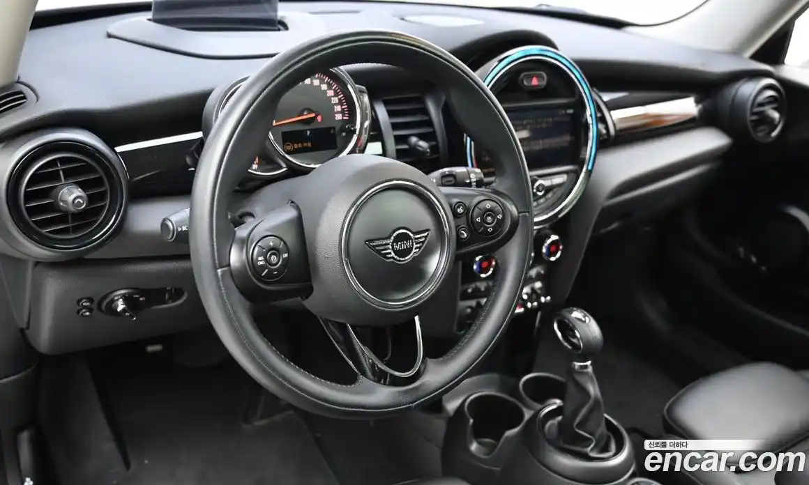 Mini Cooper 2018 1.5 гидро в Москве № 1013699, фото 13