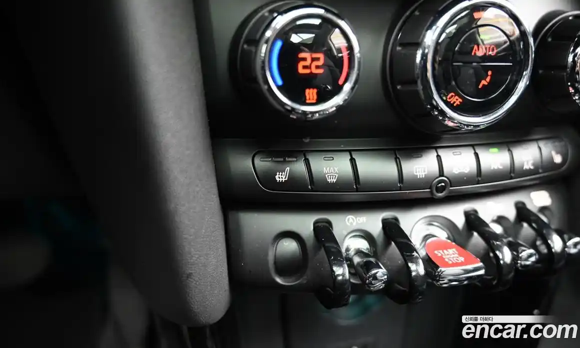 Mini Cooper 2018 1.5 гидро в Москве № 1013699, фото 16