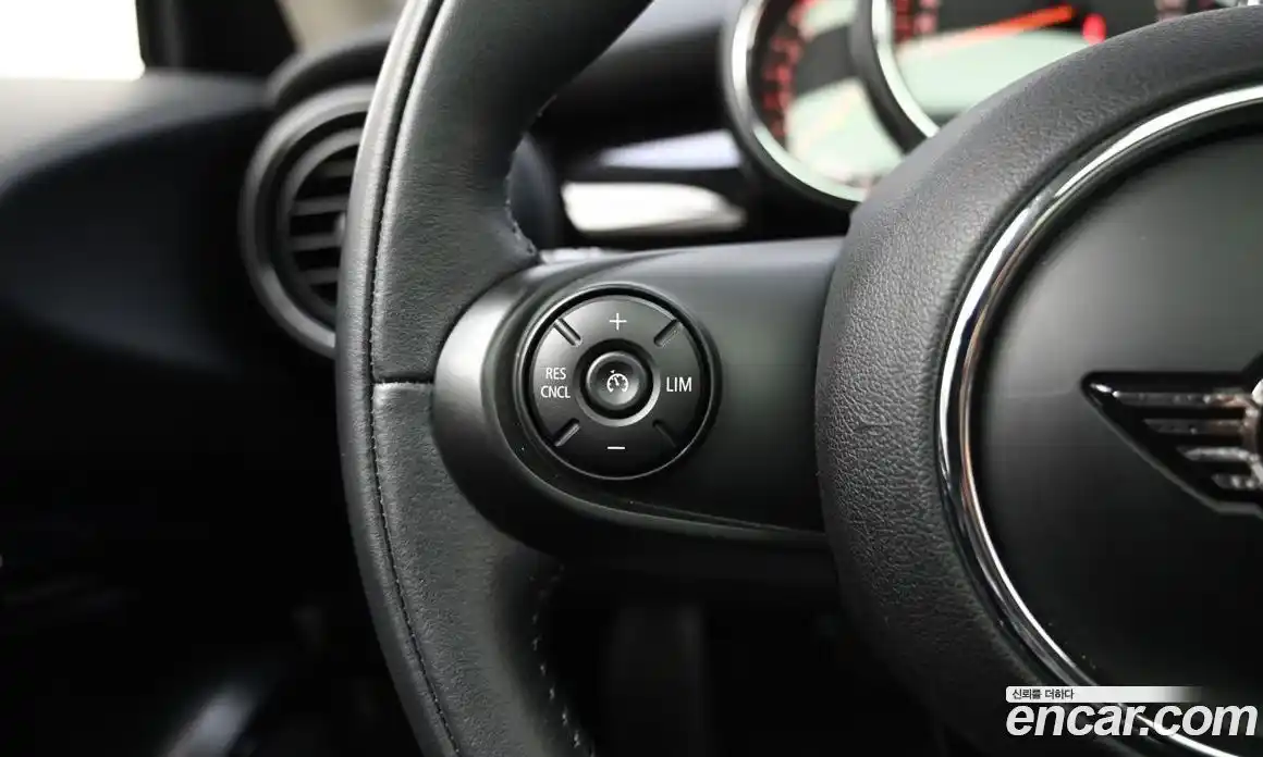 Mini Cooper 2018 1.5 гидро в Москве № 1013699, фото 17