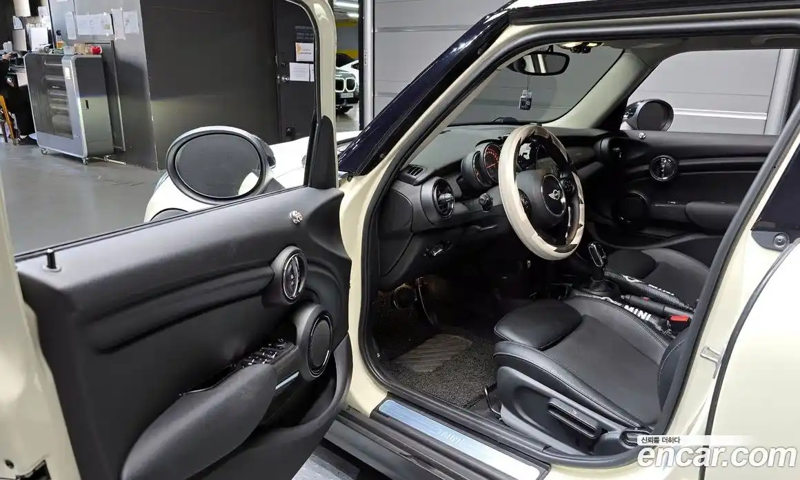 Mini Cooper 2018 1.5 гидро в Москве № 154326, фото 11