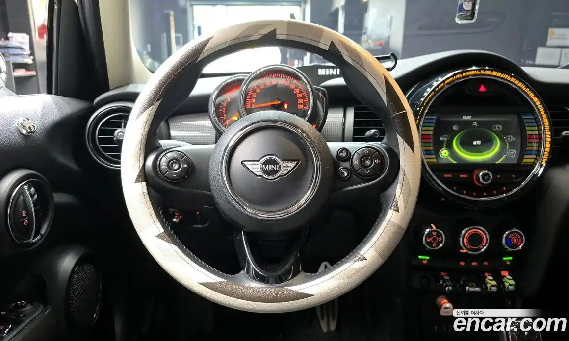 Mini Cooper 2018 1.5 гидро в Москве № 154326, фото 14