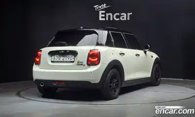 Mini Cooper 2018 1.5 гидро в Москве № 154326, миниатюра 2
