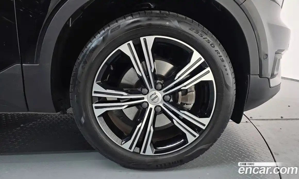 Volvo XC40 2022 2.0 гидро в Москве № 164231, фото 4