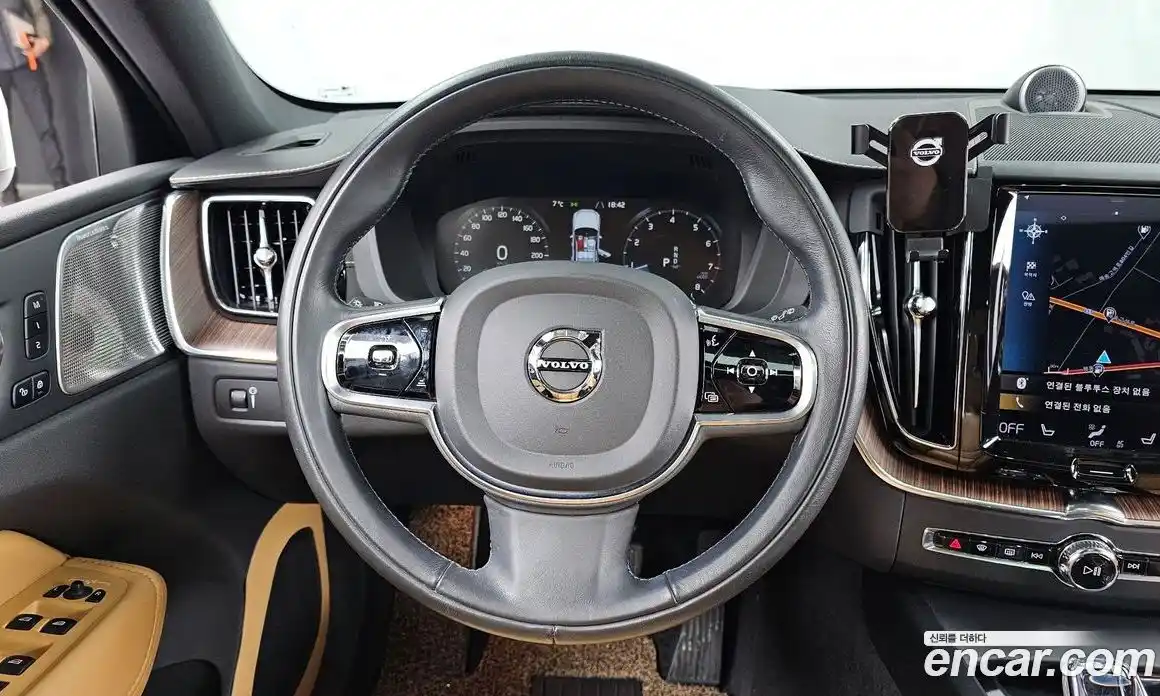 Volvo XC60 2021 2.0 гидро в Москве № 164386, фото 13