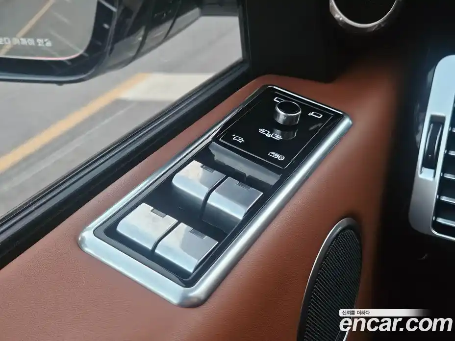 Land Rover Range-Rover 2015 4.4 гидро в Москве № 166791, фото 16