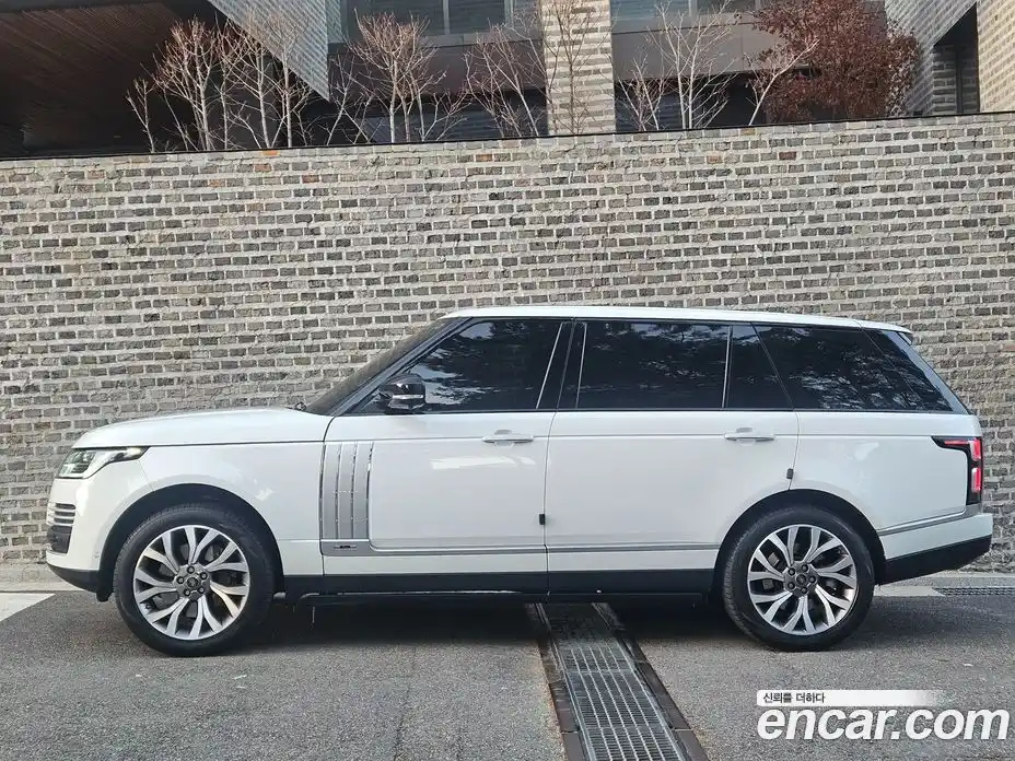 Land Rover Range-Rover 2015 4.4 гидро в Москве № 166791, фото 4