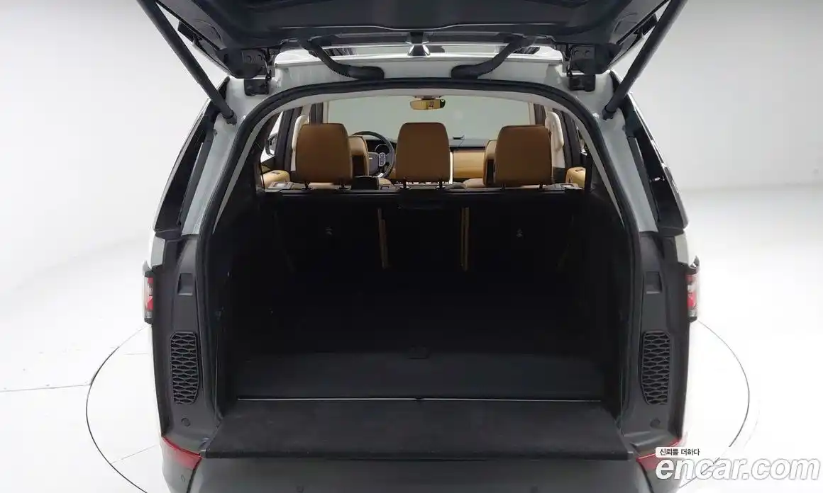 Land Rover Discovery 2017 3.0 гидро в Москве № 166831, фото 17