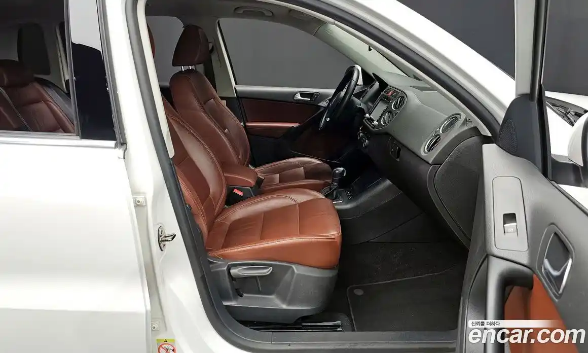 Volkswagen Tiguan 2011 2.0 гидро в Москве № 173051, фото 11