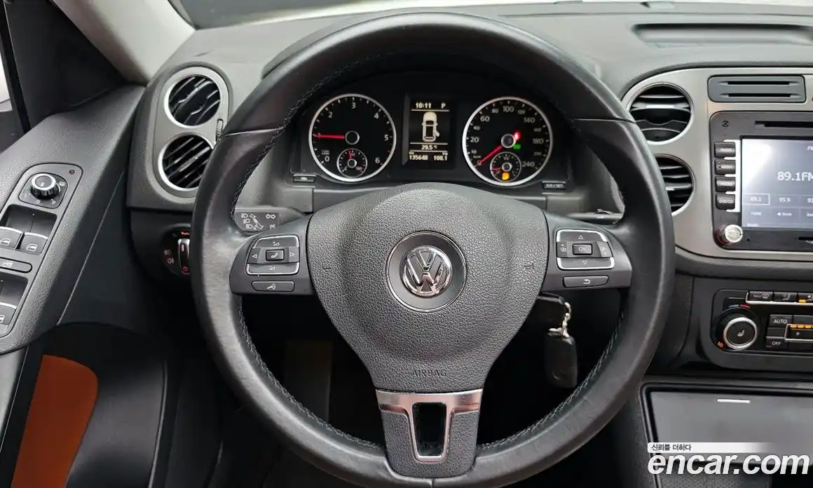 Volkswagen Tiguan 2011 2.0 гидро в Москве № 173051, фото 13