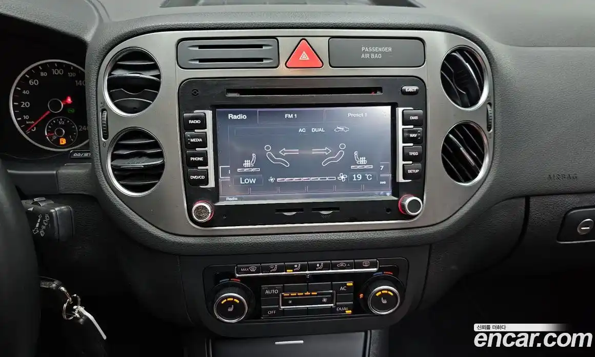 Volkswagen Tiguan 2011 2.0 гидро в Москве № 173051, фото 14