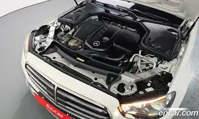 Mercedes-Benz E-Class 2022 1.9 гидро, миниатюра 6
