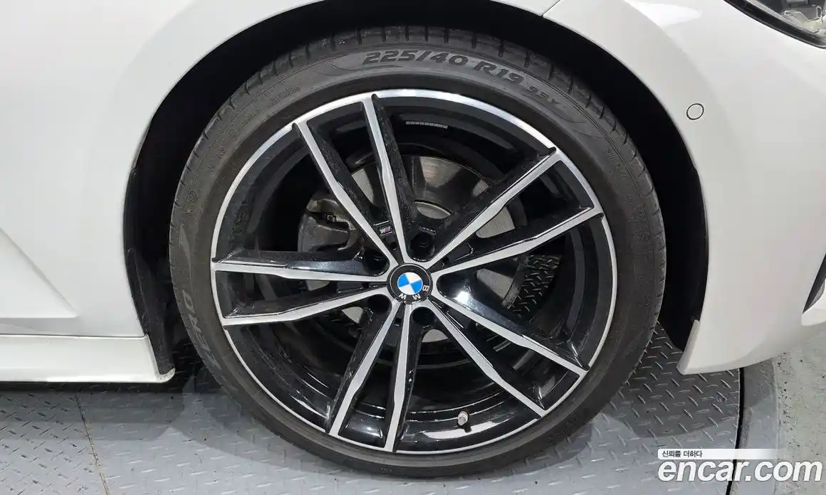 BMW 3-Series 2021 2.0 гидро, фото 5