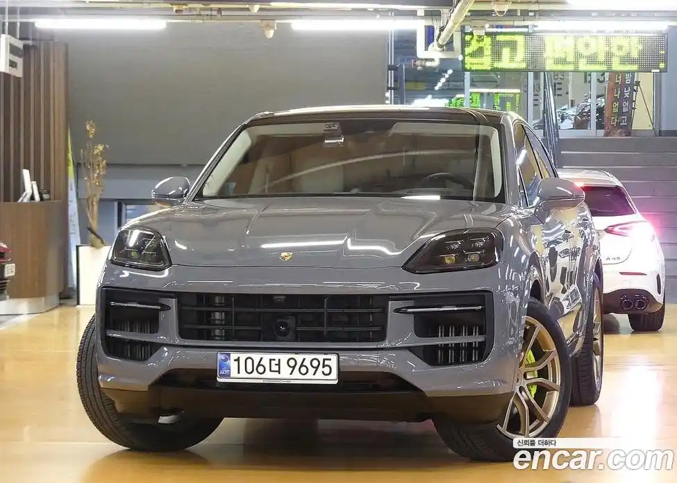 Porsche Cayenne 2024 3.0 гидро в Москве № 197854, фото 3
