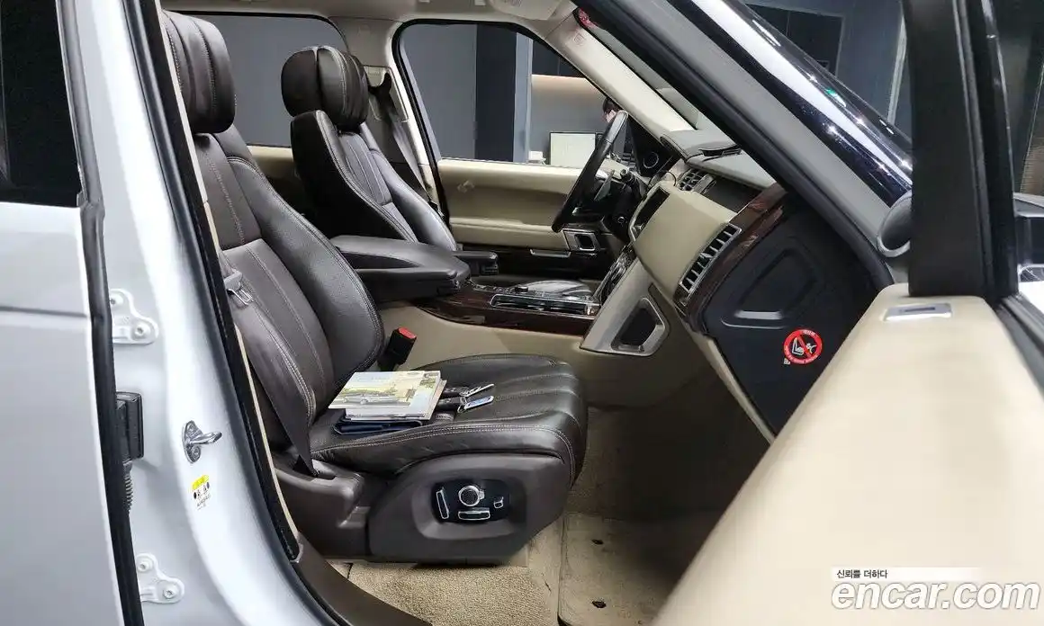 Land Rover Range-Rover 2017 4.4 гидро в Москве № 213759, фото 11