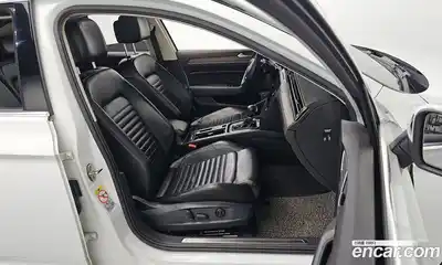 Volkswagen Passat 2018 2.0 гидро в Москве № 215142, миниатюра 12