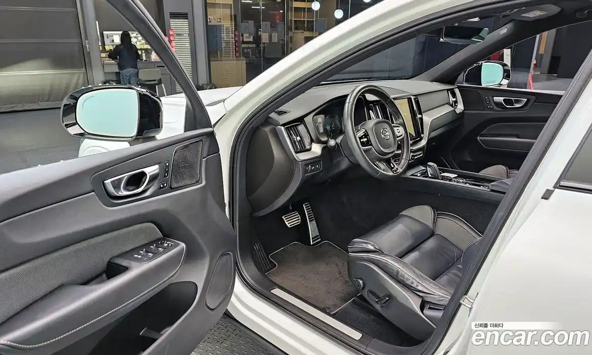 Volvo XC60 2021 2.0 гидро в Москве № 230459, фото 11