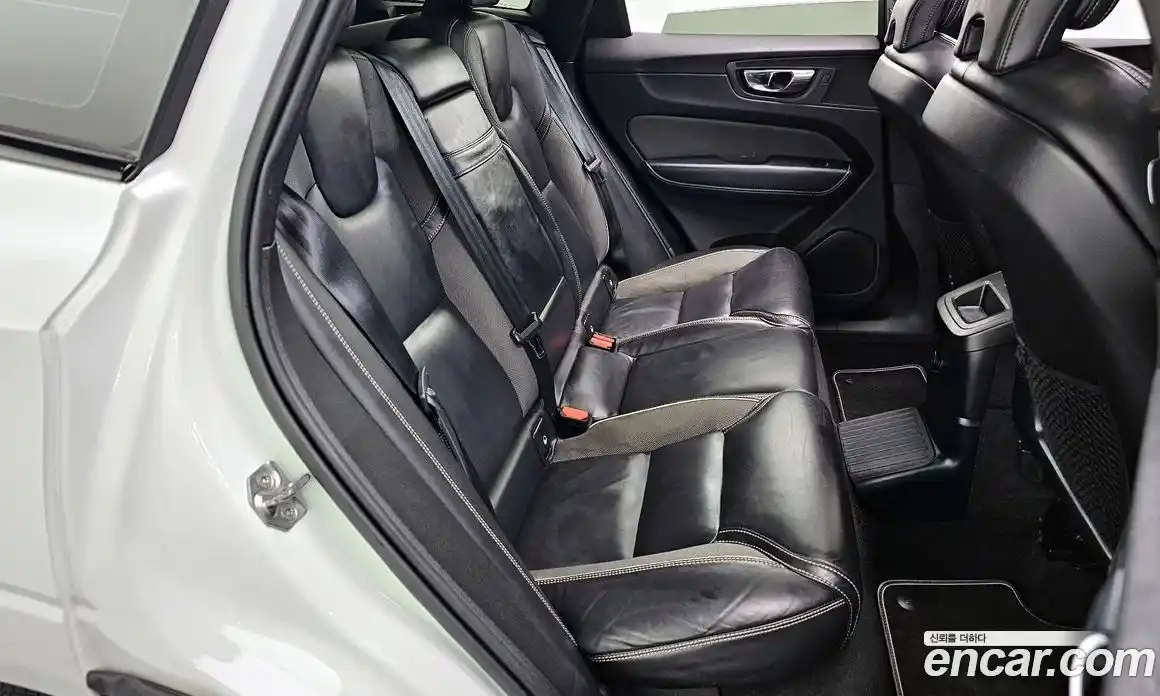 Volvo XC60 2021 2.0 гидро в Москве № 230459, фото 12