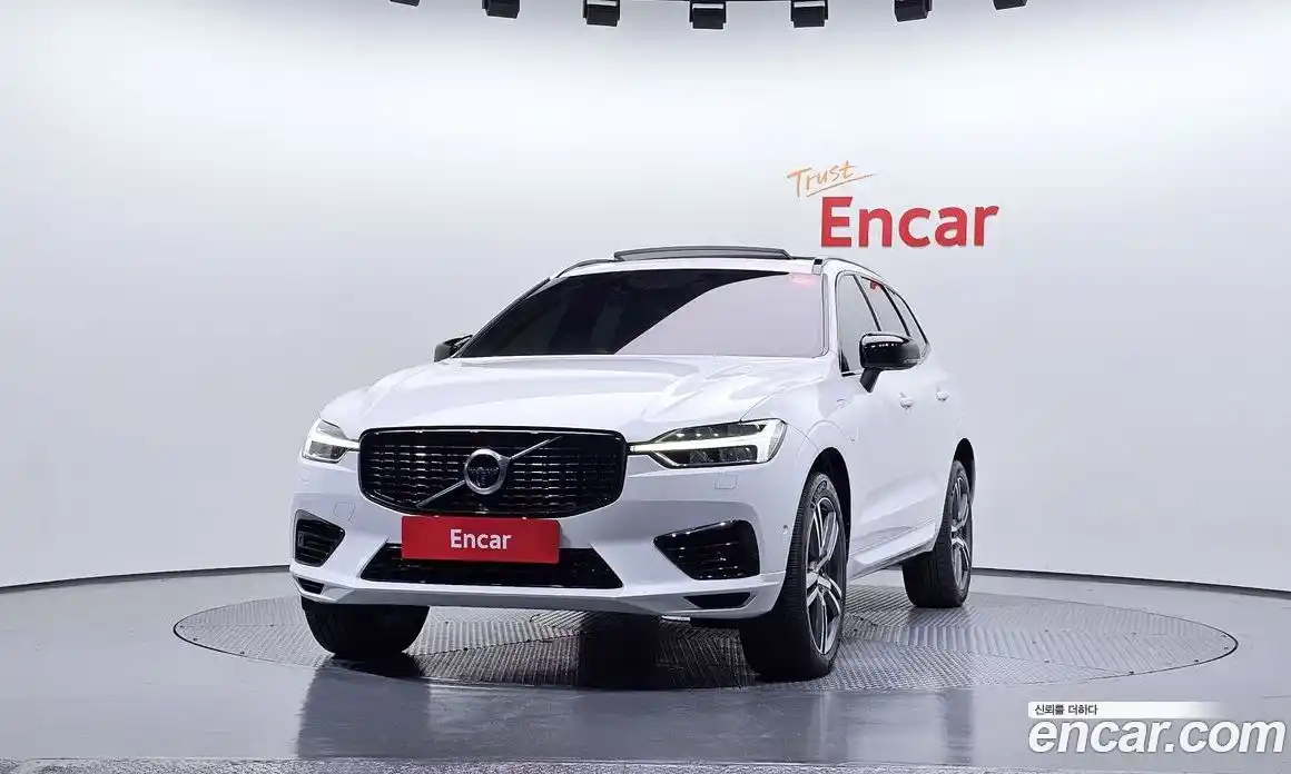 Volvo XC60 2021 2.0 гидро в Москве № 230459, фото 3