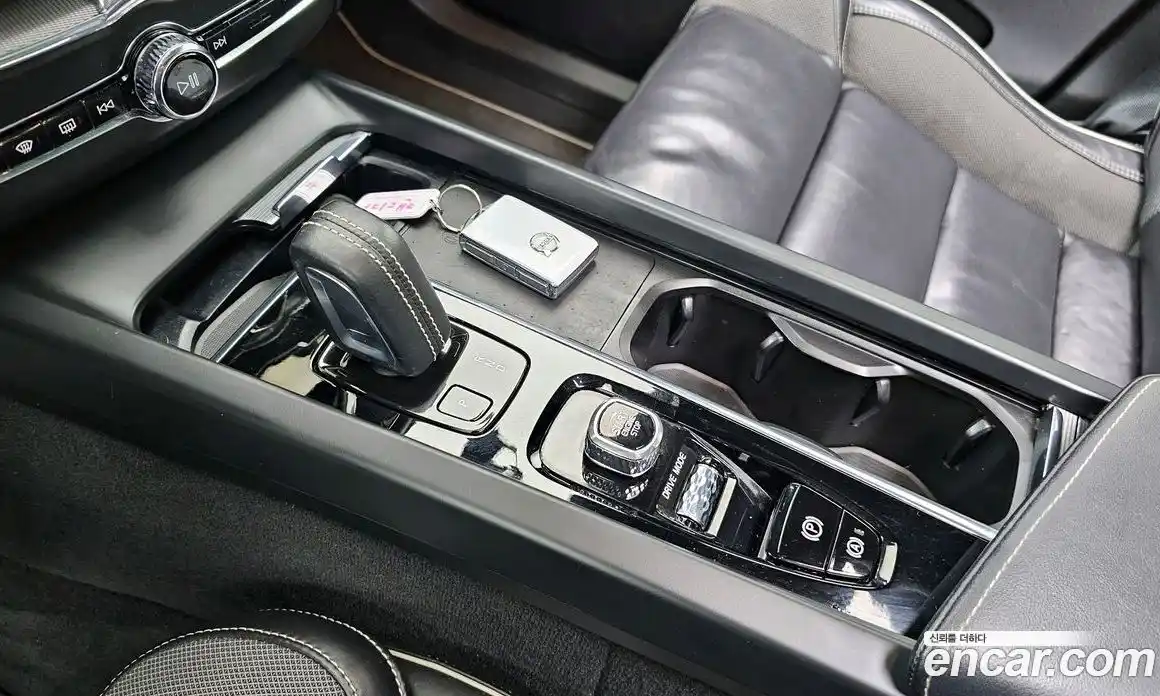 Volvo XC60 2021 2.0 гидро в Москве № 230459, фото 9