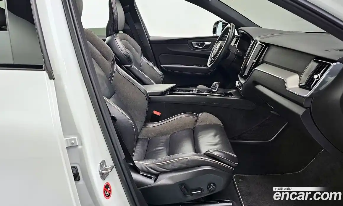 Volvo XC60 2021 2.0 гидро в Москве № 230459, фото 10