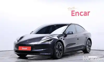 Tesla Model 3, 2025