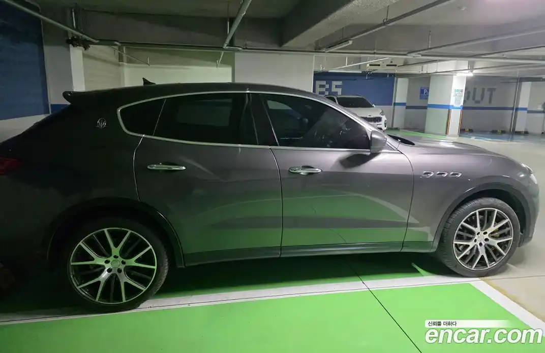 Maserati Levante 2017 3.0 гидро в Москве № 256034, фото 3