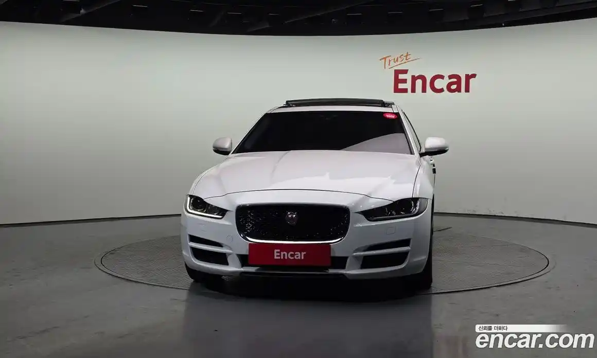 Jaguar XE 2015 2.0 гидро в Москве № 268076, фото 3
