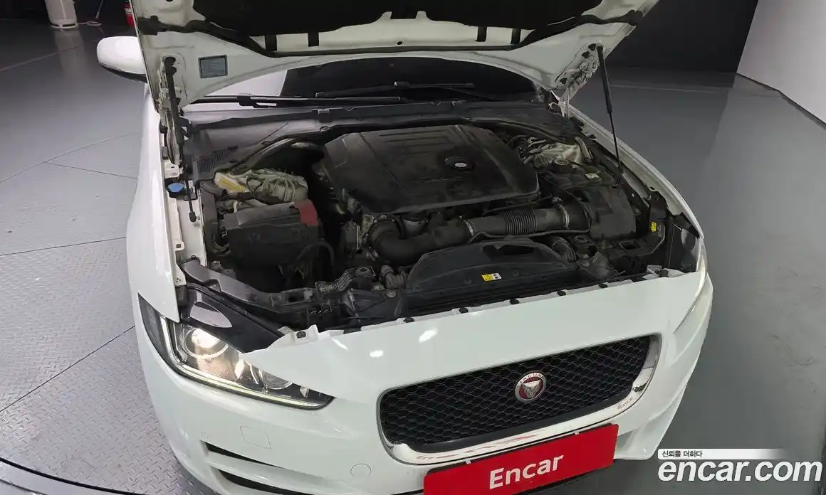 Jaguar XE 2015 2.0 гидро в Москве № 268076, фото 6