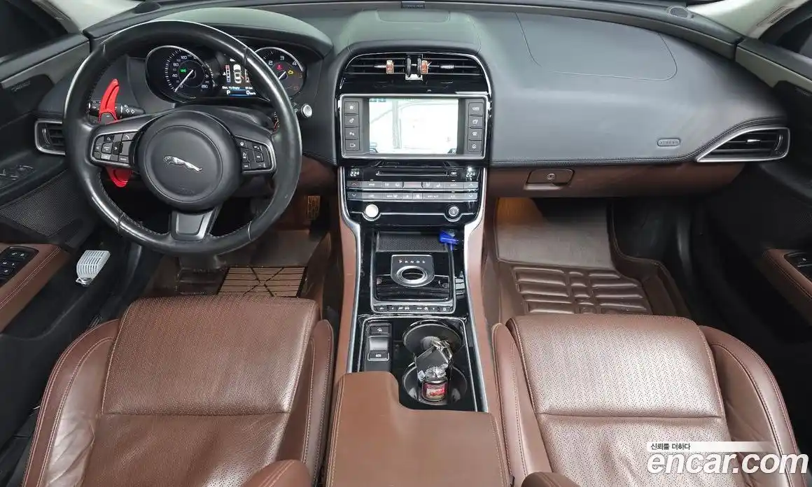Jaguar XE 2015 2.0 гидро в Москве № 268076, фото 7