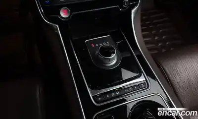 Jaguar XE 2015 2.0 гидро в Москве № 268076, миниатюра 9