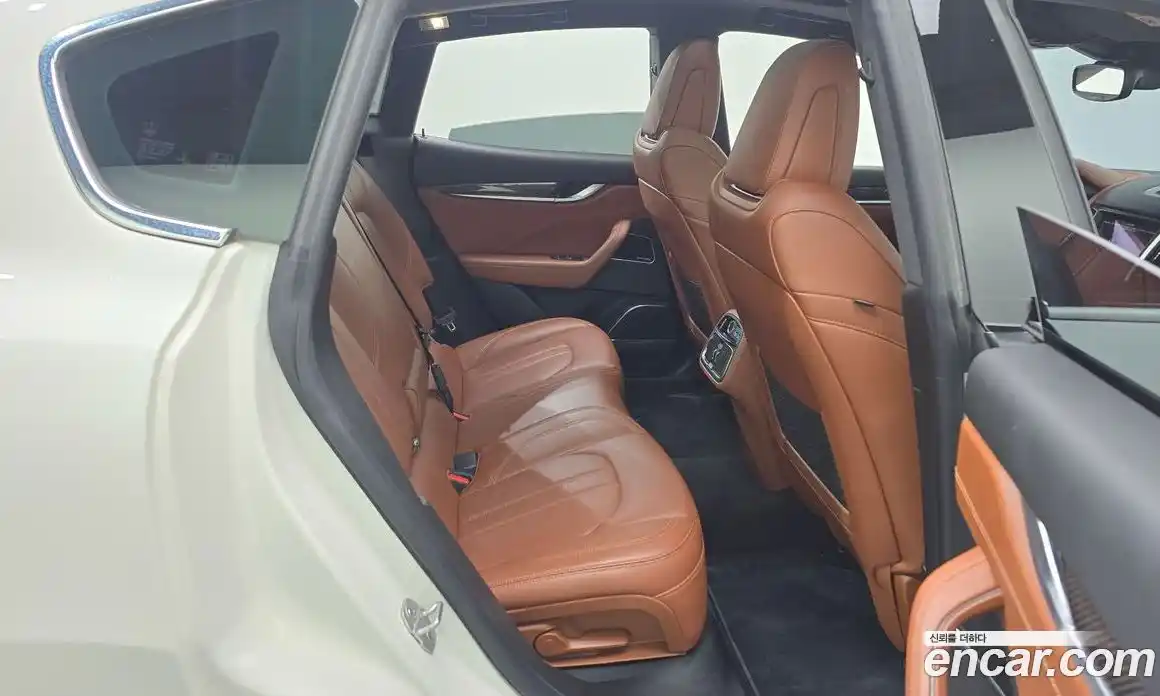 Maserati Levante 2018 3.0 гидро в Москве № 282824, фото 12