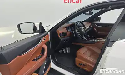 Maserati Levante 2018 3.0 гидро в Москве № 282824, миниатюра 10