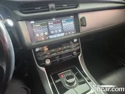 Jaguar XF 2019 2.0 гидро в Москве № 283957, миниатюра 11