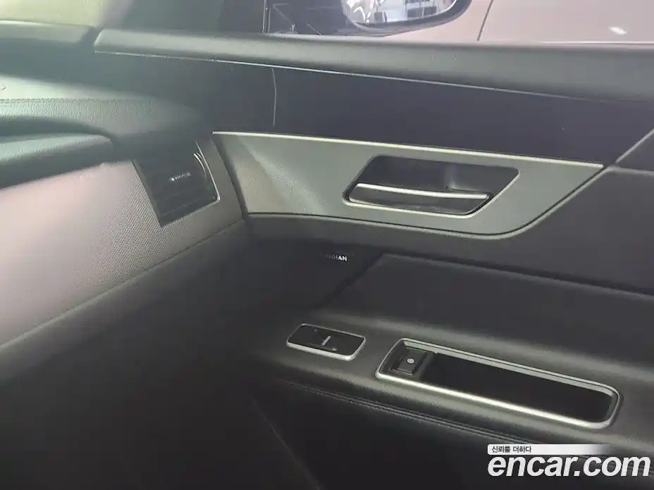 Jaguar XF 2019 2.0 гидро в Москве № 283957, фото 13