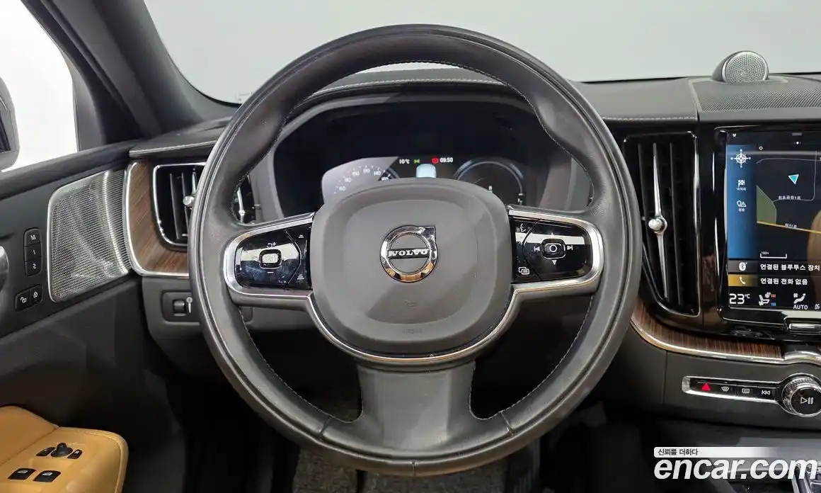 Volvo XC60 2020 2.0 гидро в Москве № 293760, фото 13