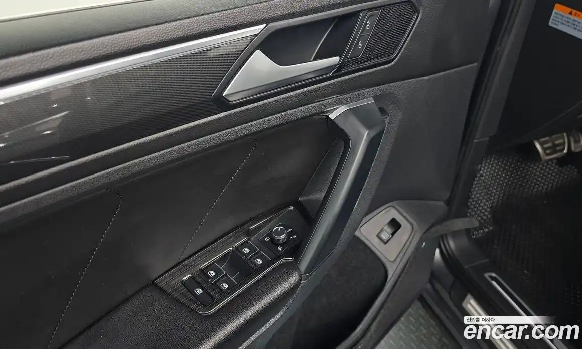 Volkswagen Tiguan 2020 2.0 гидро в Москве № 329865, фото 19