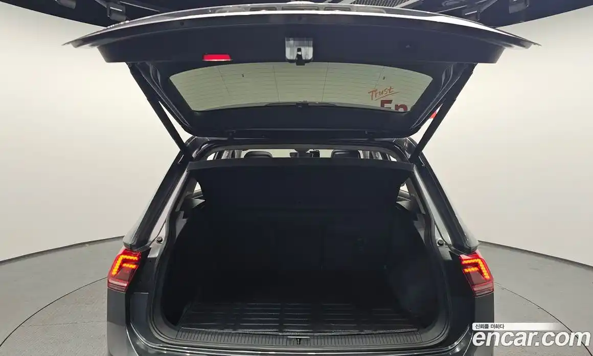 Volkswagen Tiguan 2020 2.0 гидро в Москве № 329865, фото 20