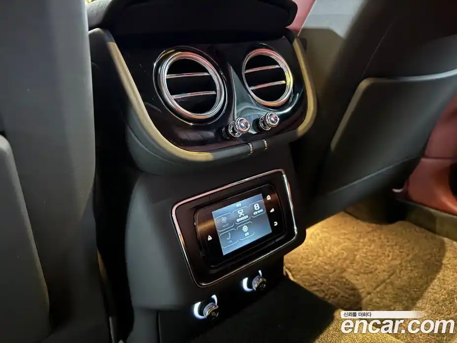 Bentley Bentayga 2020 4.0 гидро в Москве № 418275, фото 12