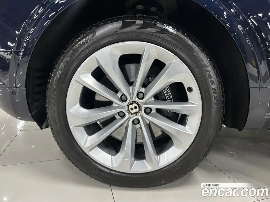 Bentley Bentayga 2020 4.0 гидро в Москве № 418275, фото 14