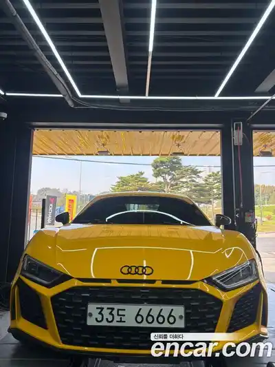 Audi R8 2017 5.2 гидро в Москве № 544753, миниатюра 3