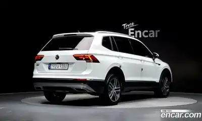 Volkswagen Tiguan 2018 2.0 гидро в Москве № 750035, миниатюра 2